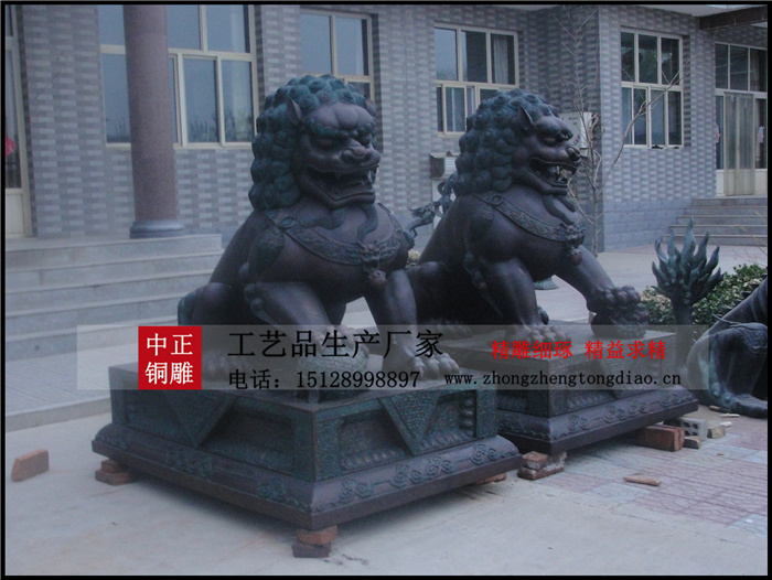 铜狮子生产厂家专业铸造汇丰铜狮子, 故宫铜狮子等各种大型铜狮子雕塑欢迎来电咨询。