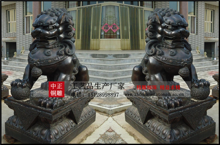 北京《铜狮子雕塑》是皇权的象征，是皇家守卫门户确保皇宫安宁的瑞兽。