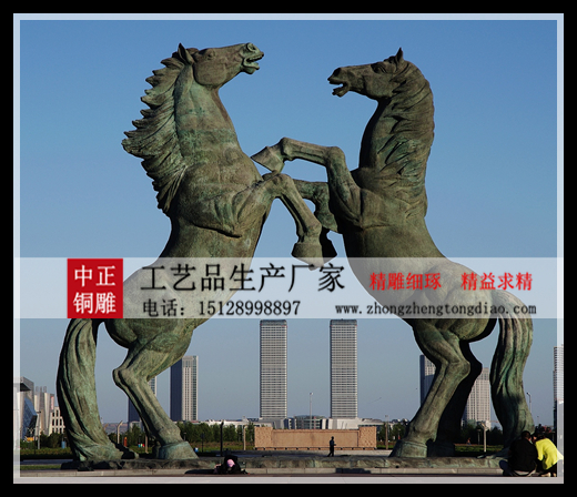 专业销售铜马雕塑_定做铜马价格请咨询中正动物铜雕生产厂家；15128998897